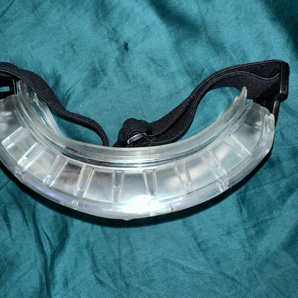 Safety goggles - Picture 6 of 12